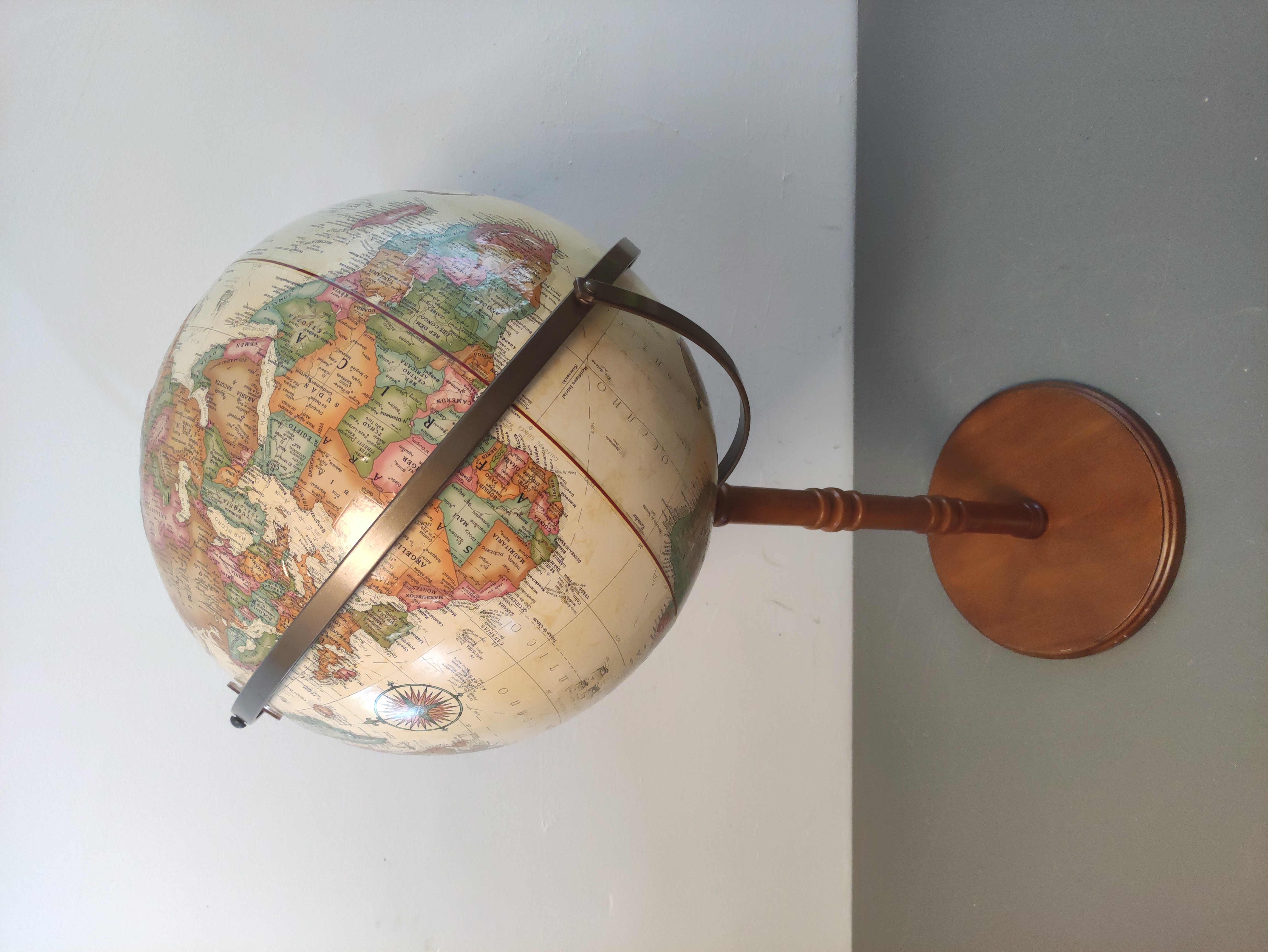 globo terraqueo deco mad met plast luz alt 94 o46 1u